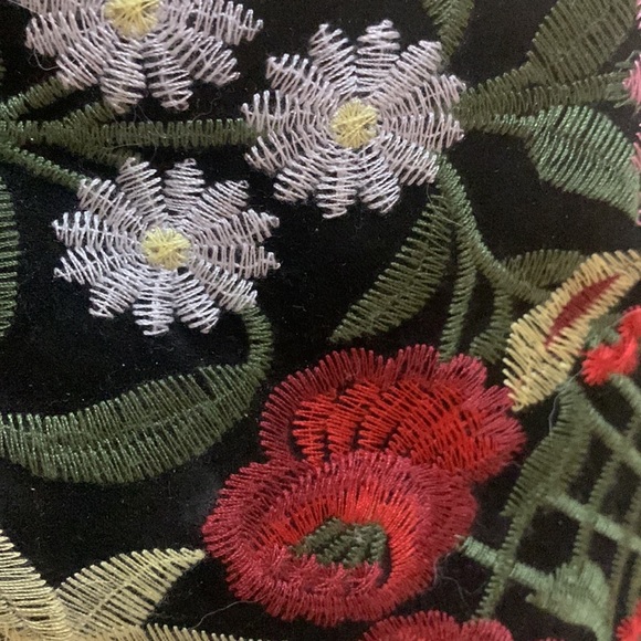 Embroidered Heel Boots, Flower Pattern - Picture 10 of 10